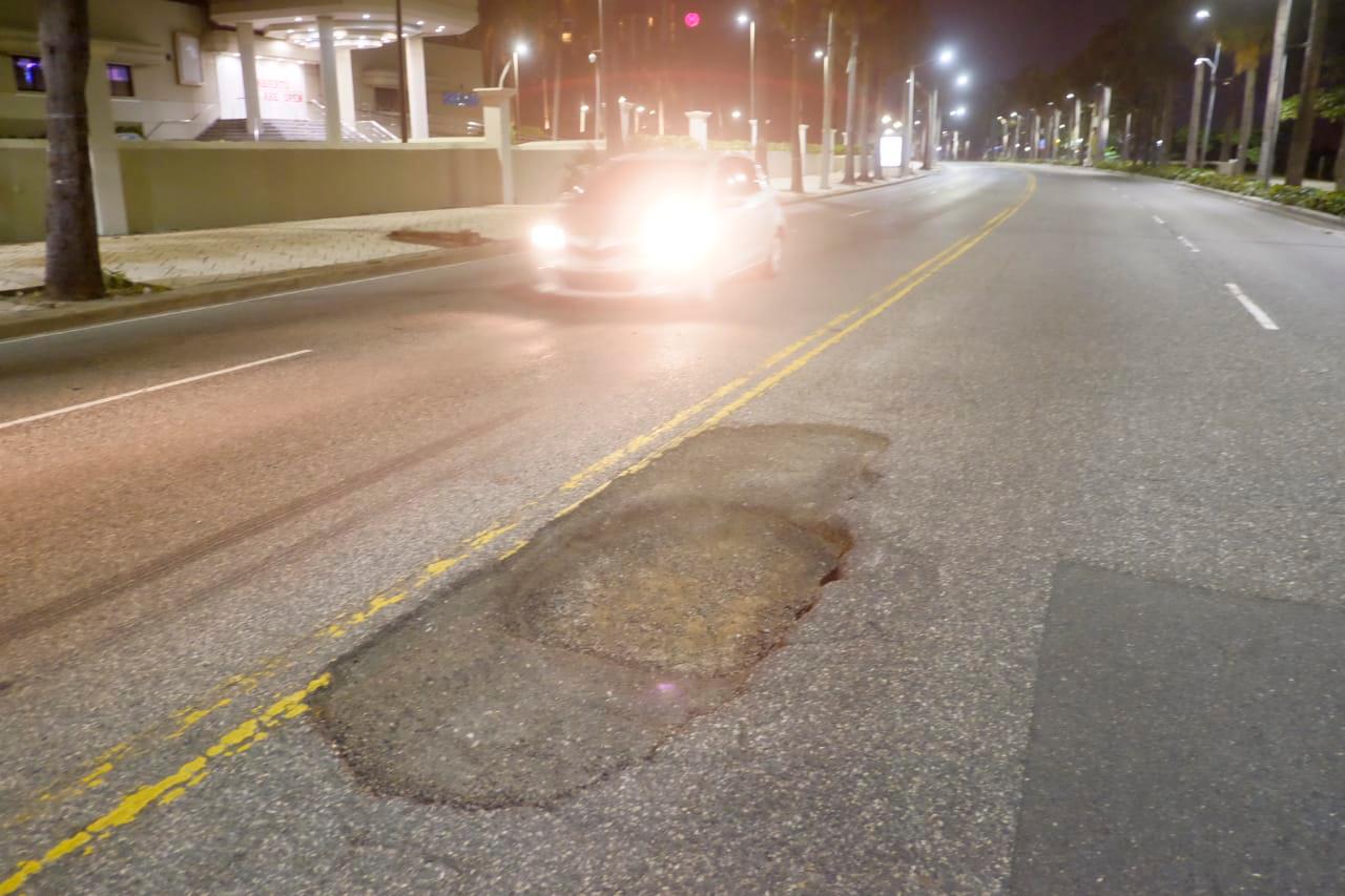Denunciantes critican que no haya una señalización en el lugar.