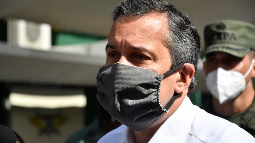 Ministro Jorge Mera afirma que someterá a la justicia a los invasores de El Morro