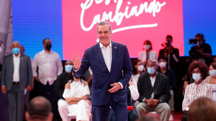 Abinader dice se propuso erradicar el COVID-19 desde su llegada al Gobierno