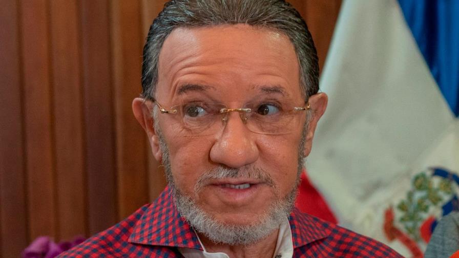 Operan del corazón de emergencia a Amable Aristy en Miami