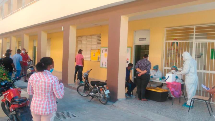 Profesores de Santiago no impartirán docencia desde las escuelas por aumento en casos de COVID-19