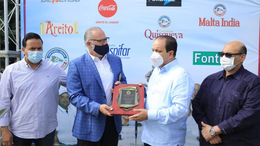 Arranca torneo de golf interasociaciones, dedicado al ministro de Deportes Arranca torneo de golf interasociaciones, dedicado al ministro de Deportes