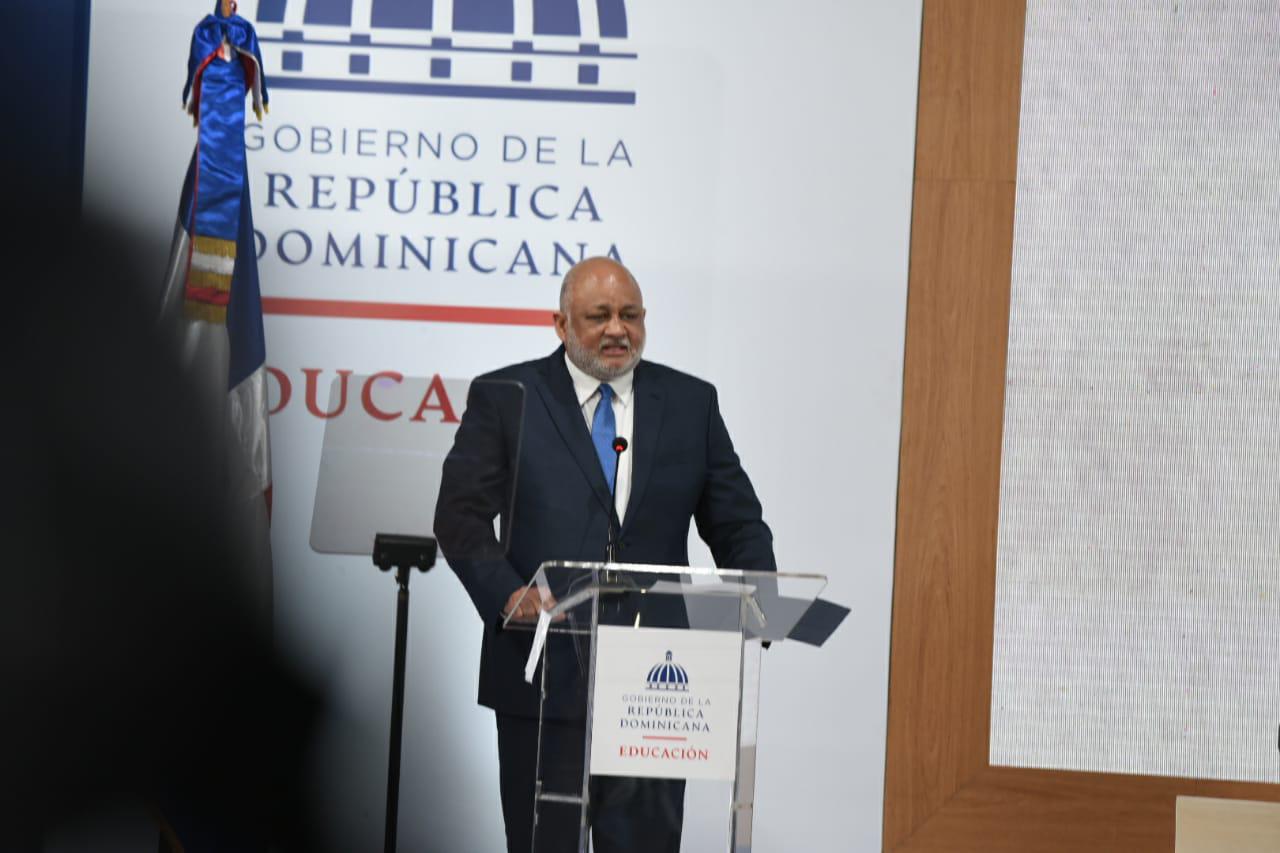 El ministro de Educación, Roberto Fulcar. (DIARIO LIBRE/FRANCISCO ARIAS)