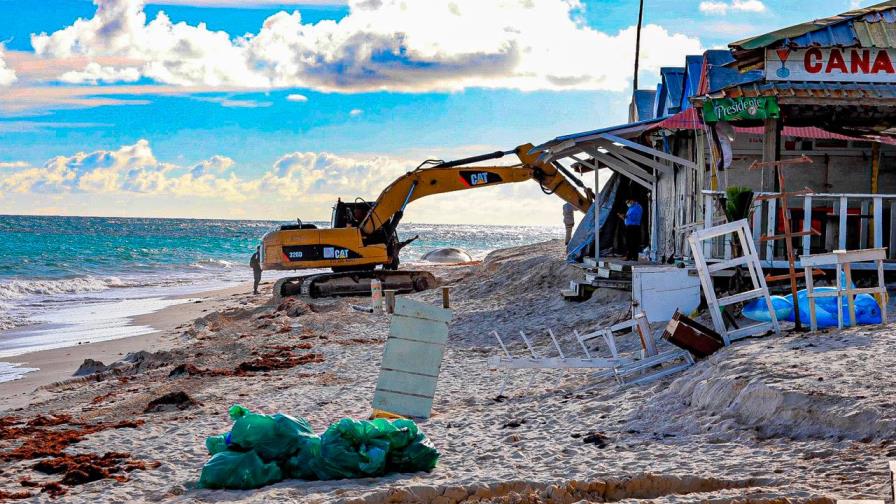 Desalojan mercadillo Guineo Maduro en Bávaro