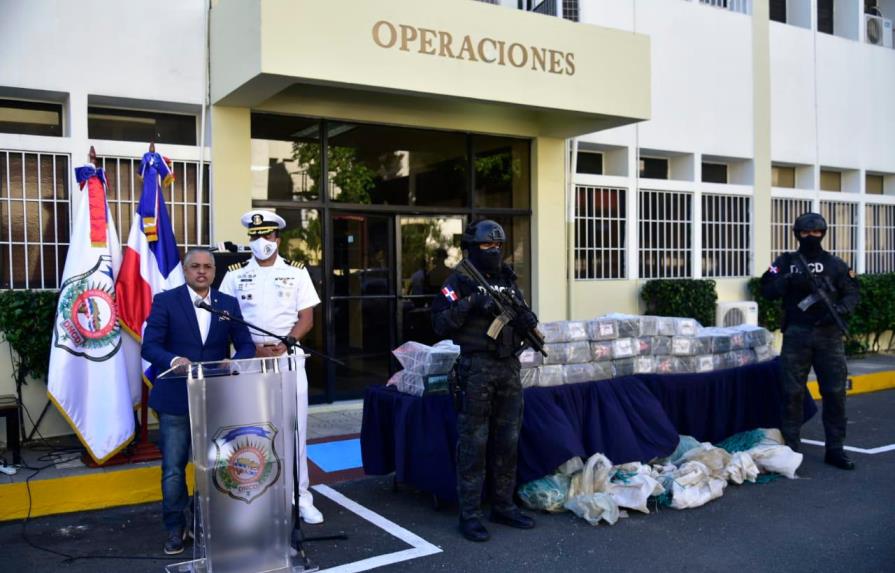Apresan a dos hombres y ocupan 350 paquetes de supuesta cocaína en Bayahíbe