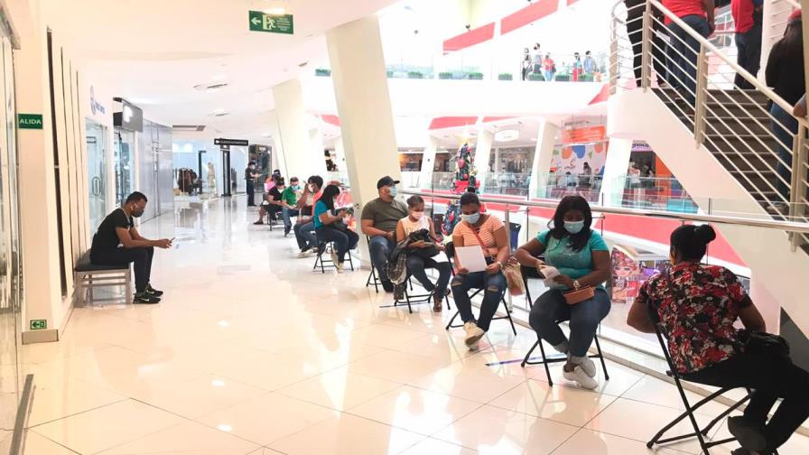 Área VI de Salud realiza jornada de pruebas PCR en Acrópolis Center Área VI de Salud realiza jornada de pruebas PCR en Acrópolis Center