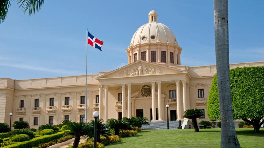 Poder Ejecutivo pone en retiro cinco mayor generales, 26 generales y 20 coroneles