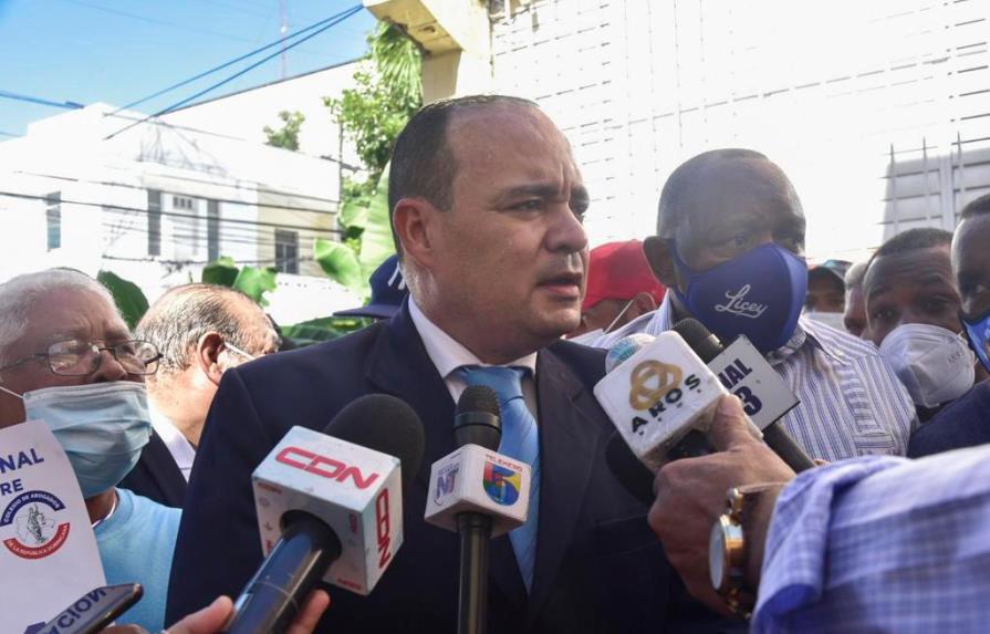 Miguel Surun dice elecciones de abogados se celebran con normalidad; candidatos denuncian irregularidades