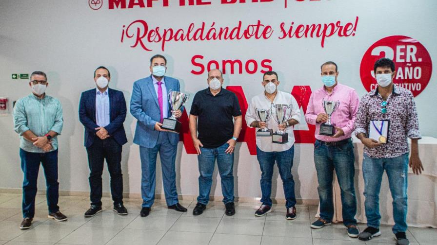 Los Saltamontes se coronan en el Team Tenis Copa Mapfre Los Saltamontes se coronan en el Team Tenis Copa Mapfre