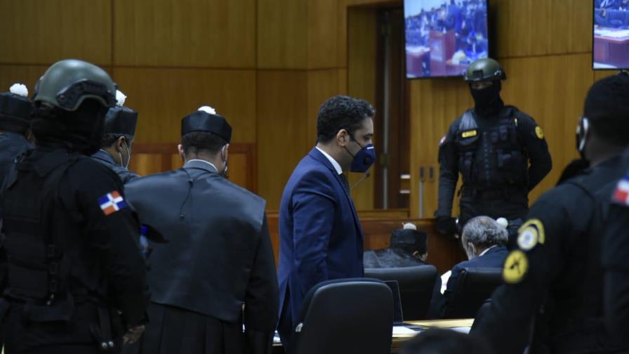 Pepca dice encontró armas, 917 mil dólares y RD$8 millones en allanamiento a Esteban Suriel Suazo