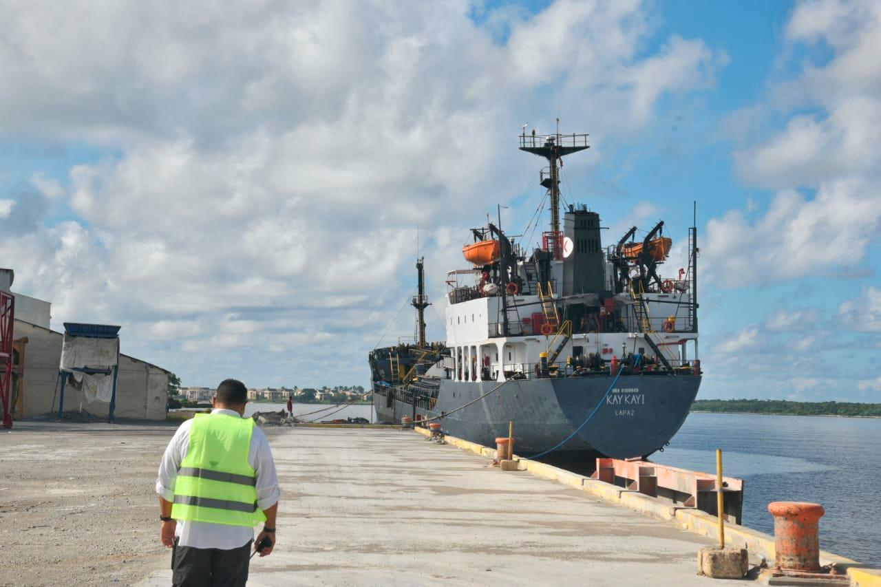La terminal es usada por empresas como Cemex, Ferquido, ingenio CAEI, entre otras. 
