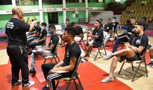 Federación de Lucha imparte curso de formación a técnicos