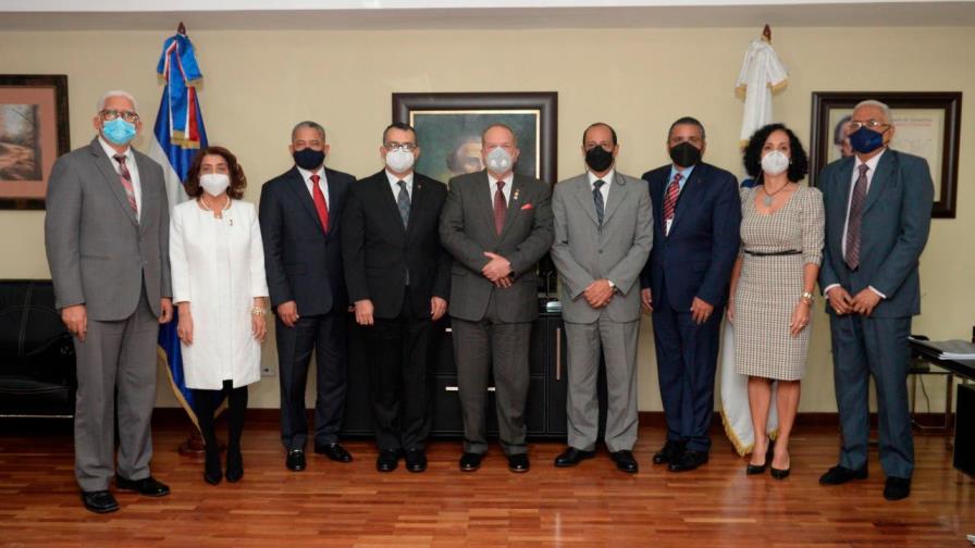 Miembros de la JCE depositan su declaración jurada en la Cámara de Cuentas Miembros de la JCE depositan su declaración jurada en la Cámara de Cuentas