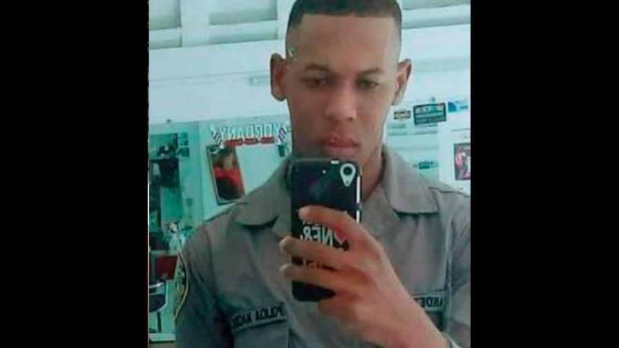 Fallece policía se propinó disparo tras herir de gravedad a su pareja en Moca Fallece policía se propinó disparo tras herir de gravedad a su pareja en Moca