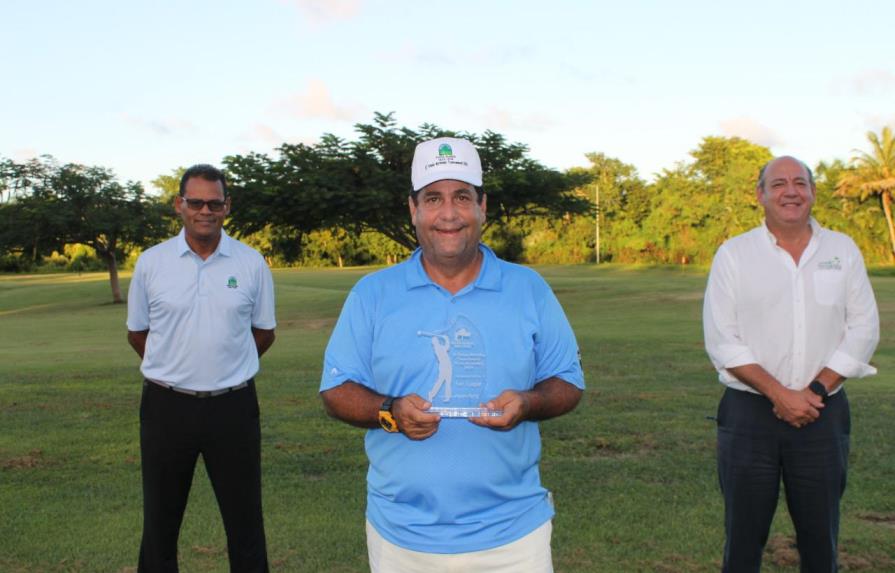 Quino Montero repite como campeón del Tomás Mercedes Birthday Tournament de golf 