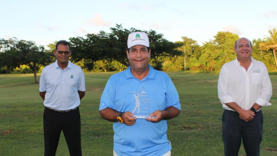 Quino Montero repite como campeón del Tomás Mercedes Birthday Tournament de golf 