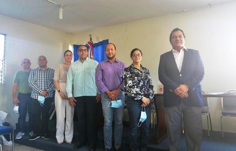 Asociación de Natación en Santiago juramenta a su nuevo comité ejecutivo
