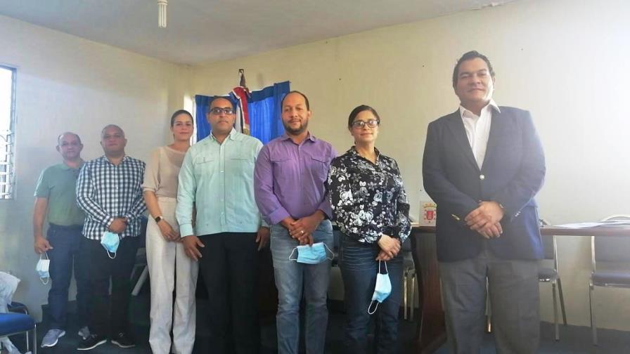 Asociación de Natación en Santiago juramenta a su nuevo comité ejecutivo