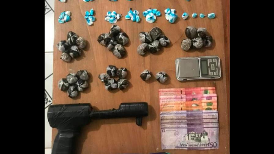 Policía incautó 1,983 porciones de drogas en operaciones contra el microtráfico