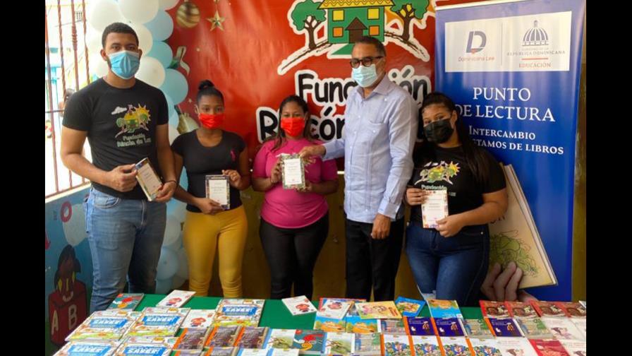 Ministerio de Educación auspició la actividad “Te doy como juguete un libro”