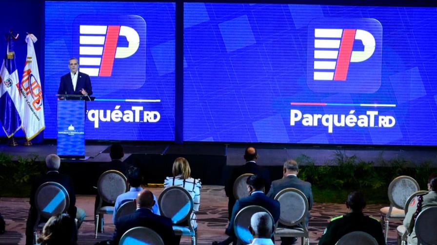 Gobierno propone construcción de 16 edificios de parqueos en Santo Domingo