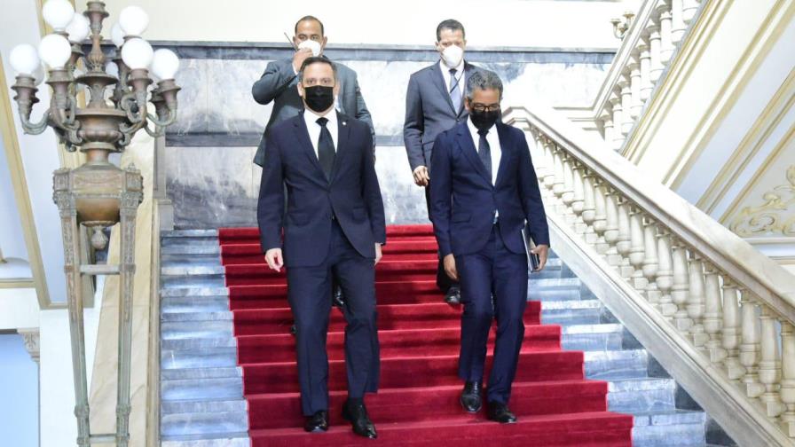 Concluye reunión de Abinader con presidente de la Suprema Corte de Justicia y varios ministros 