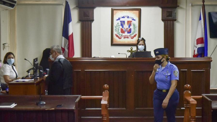 Tribunal revoca archivo de querella contra David Ortiz por violencia de género