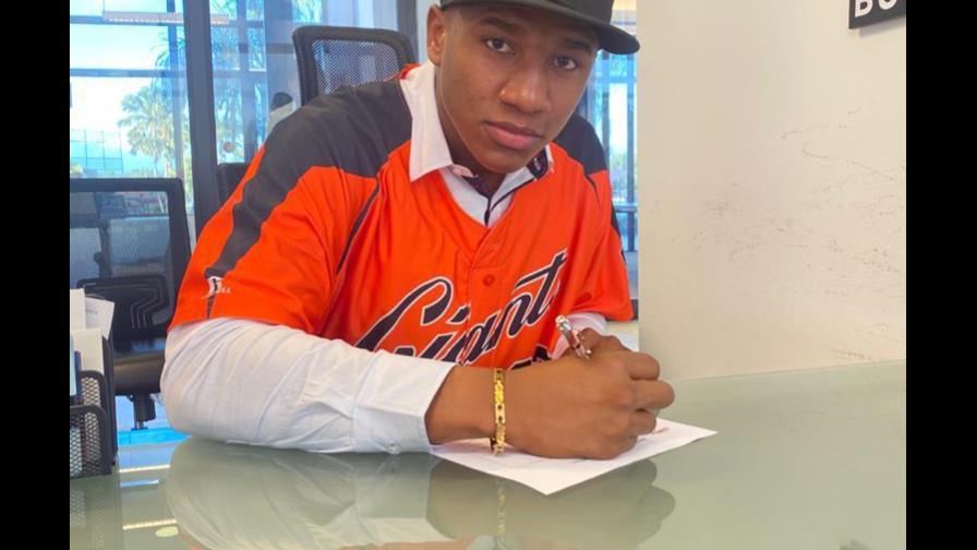 Eliam David Sandoval firma con los Gigantes de San Francisco