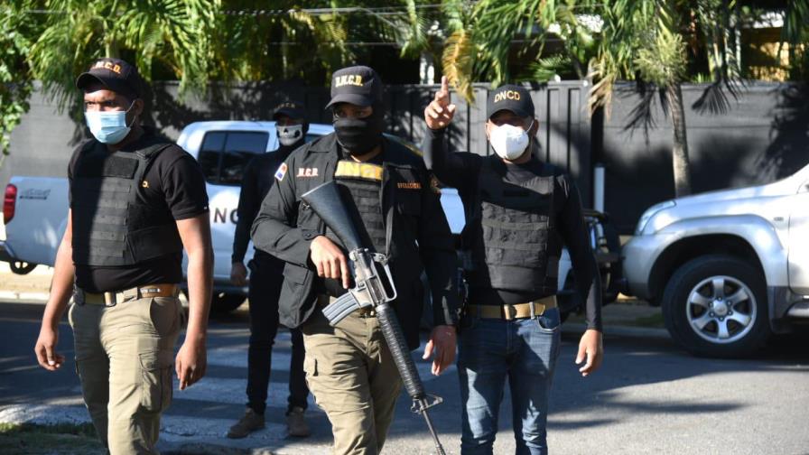 Ocupan armas largas y pistolas en comando político de Abel Martínez