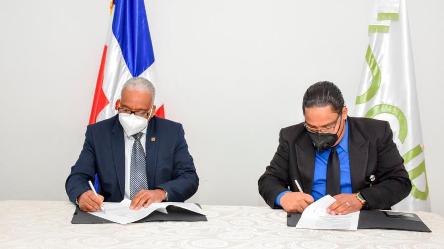 Instituciones firman acuerdo para favorecer acceso de empleados a préstamos