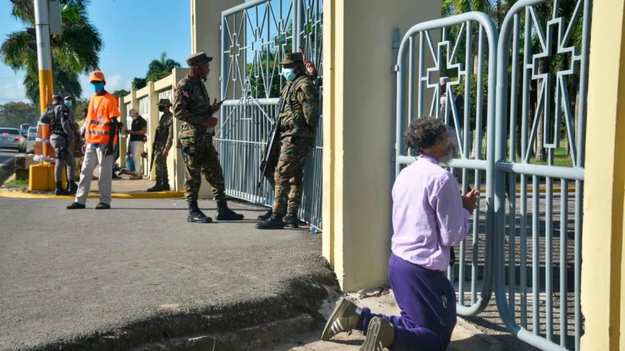 Decenas asisten a la Basílica de Higüey por el Día de La Altagracia