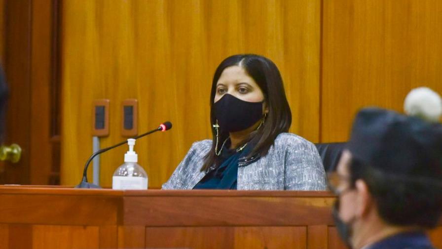 Sexta testigo valida pruebas de supuestas empresas que recibieron dinero para sobornos