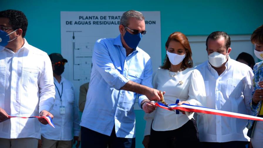 Presidente Abinader inaugura planta de tratamiento de aguas residuales en Luperón Presidente Abinader inaugura planta de tratamiento de aguas residuales en Luperón
