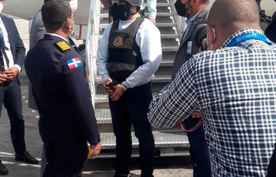 Fotos: Así llegó Argenis Contreras a República Dominicana
