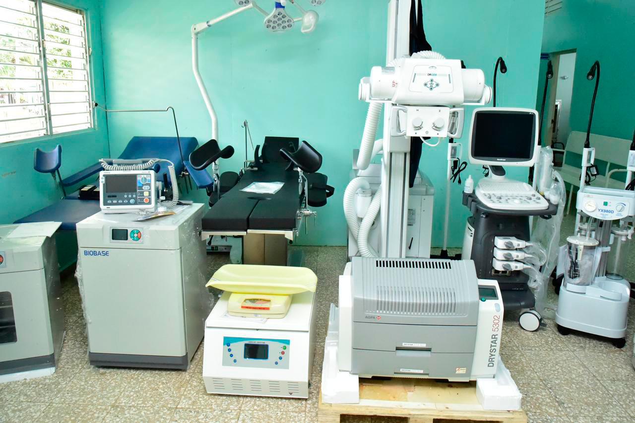 Las entregas se realizaron durante recorridos del doctor Lama en compañía de una comisión del SNS.
