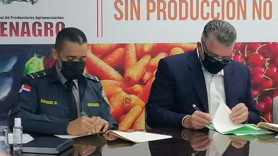 Confenagro y Policía Nacional firman acuerdo para mejorar seguridad en el campo dominicano 