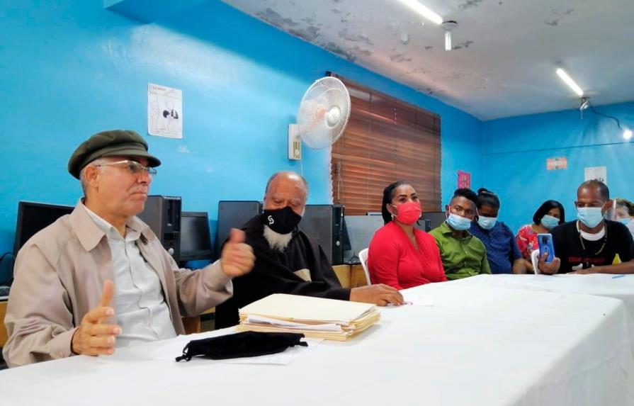 Alcalde SDE ordena asistir a familias más vulnerables en sector El Caliche