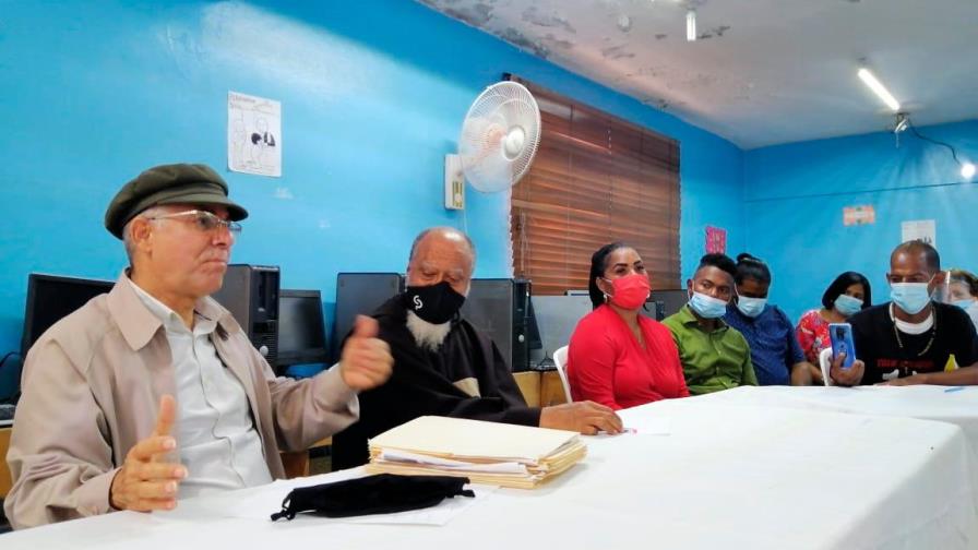 Alcalde SDE ordena asistir a familias más vulnerables en sector El Caliche