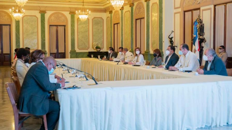 Gabinete de Salud presenta Plan Nacional de Vacunación al CMD y gremio de Enfermería Gabinete de Salud presenta Plan Nacional de Vacunación al CMD y gremio de Enfermería