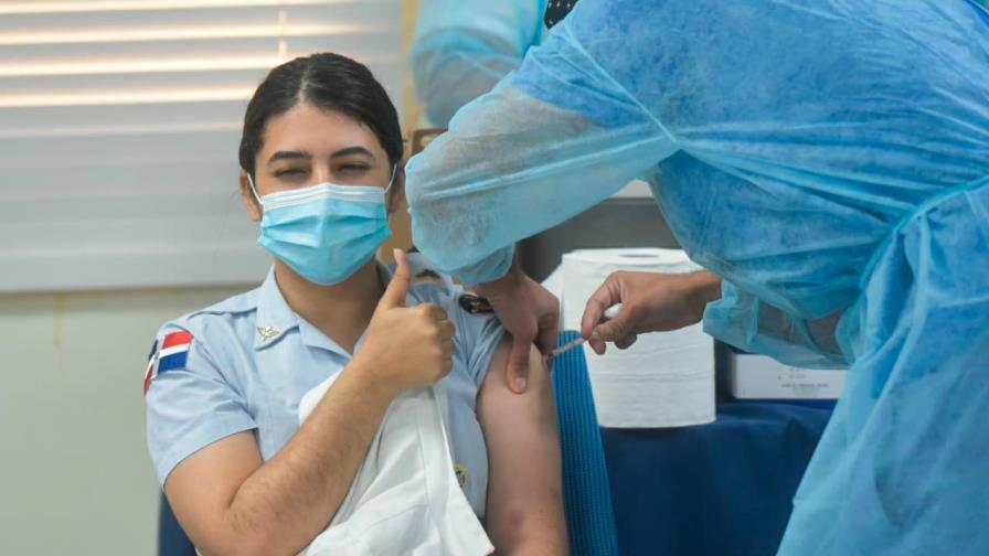 Finaliza primer día de inoculación anti COVID-19 en el hospital Ramón de Lara
