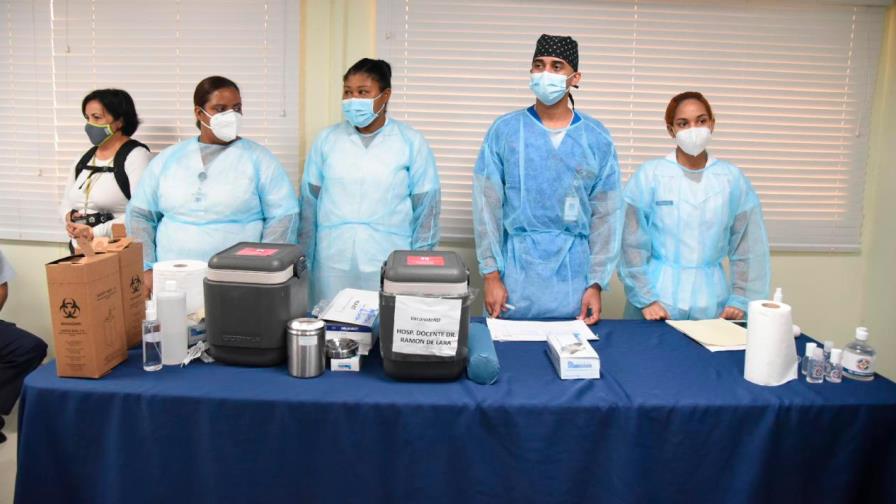 Segundo día de Plan de Vacunación contra COVID-19 en el hospital Ramón de Lara