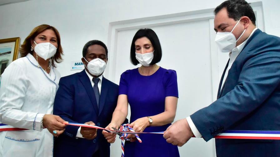 Primera dama inaugura Sala de Mamografía en el Hospital Doctora Evangelina Rodríguez