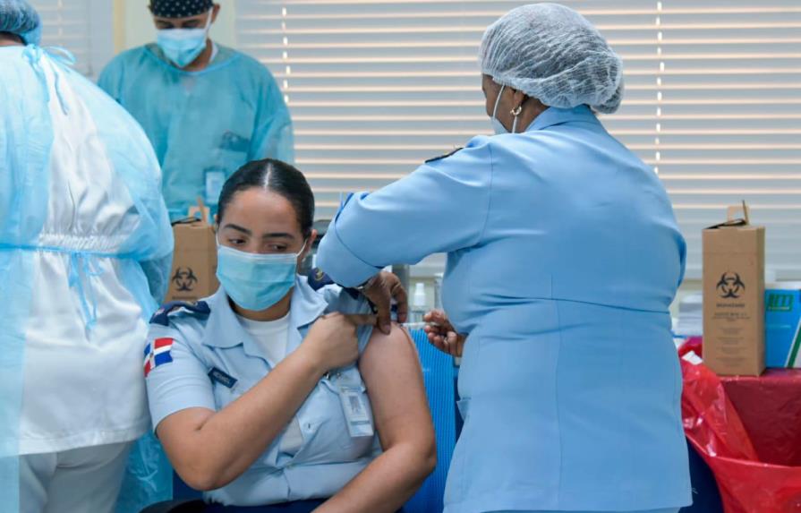Segundo día de vacunación en Hospital Ramón de Lara espera impactar a 250 personas 