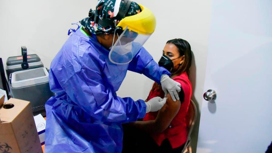 Hay 15,800 profesores que aún no se vacunan Hay 15,800 profesores que aún no se vacunan