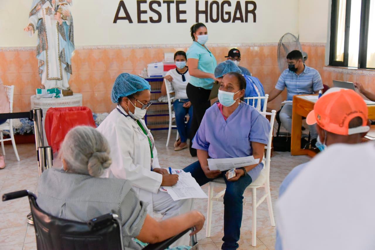 Los envejecientes mayores de 60 con co-morbilidades se encuentran en la fase 1C del Plan de Vacunación.