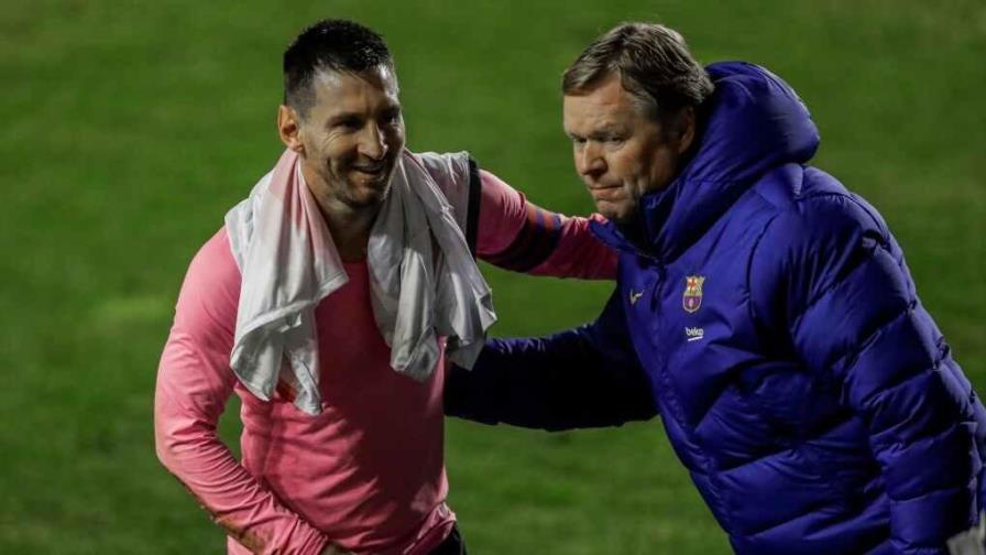 La presión siempre existe para un entrenador del Barcelona, dice Koeman