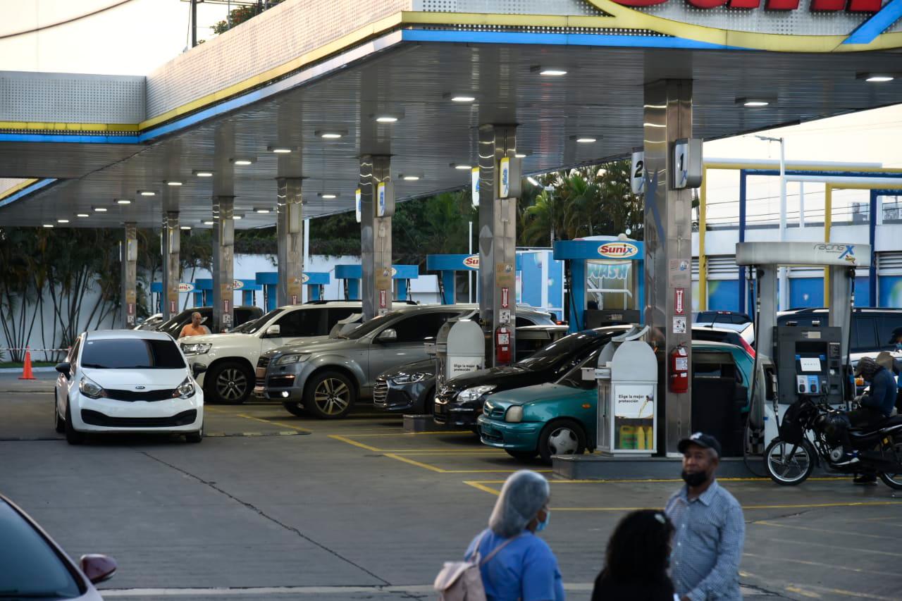 Estación de combustibles ubicada en la avenida Churchill, casi avenida John F. Kennedy.