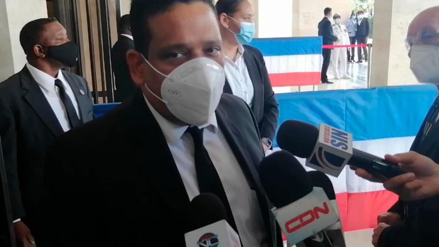 Carlos Pimentel afirma que Compras y Contrataciones colabora con el MP sobre el caso de las jeringas Carlos Pimentel afirma que Compras y Contrataciones colabora con el MP sobre el caso de las jeringas