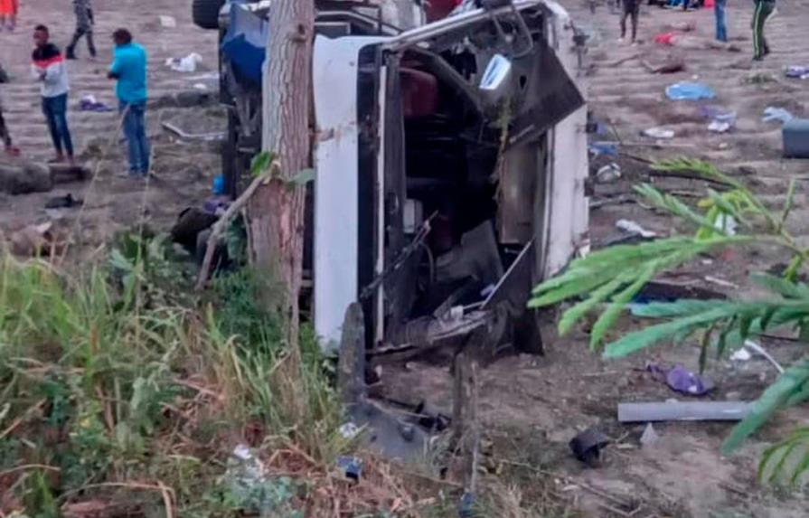 Cinco muertos durante accidente de tránsito en carretera Sánchez 