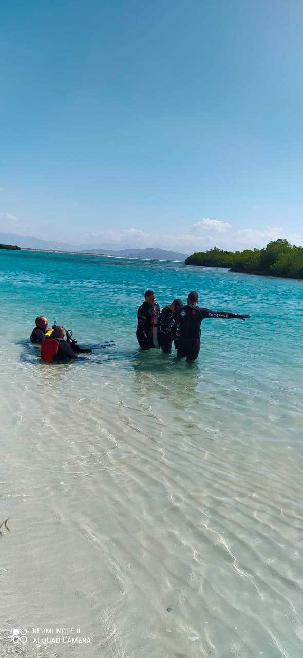 Un grupo de buzos buscaba el cuerpo desde la mañana de este lunes. 